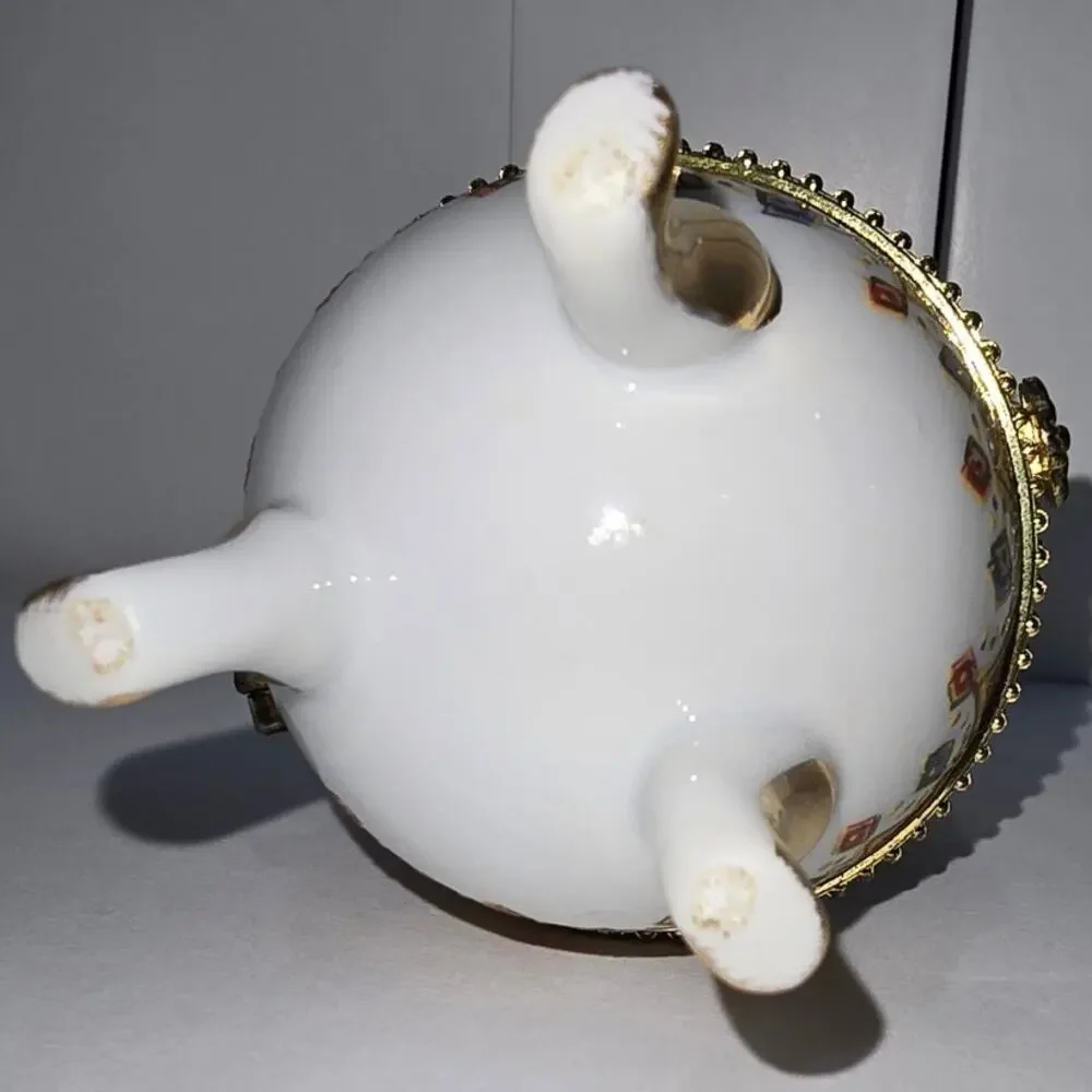 Vintage Hinged Porcelain Egg Trinket Box – Floral, Gold-Tone Band, Three Legs